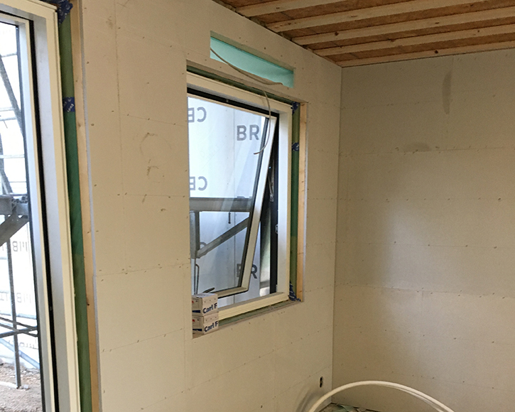 Klargørelse til installation af MicroVent ventilation over vindue